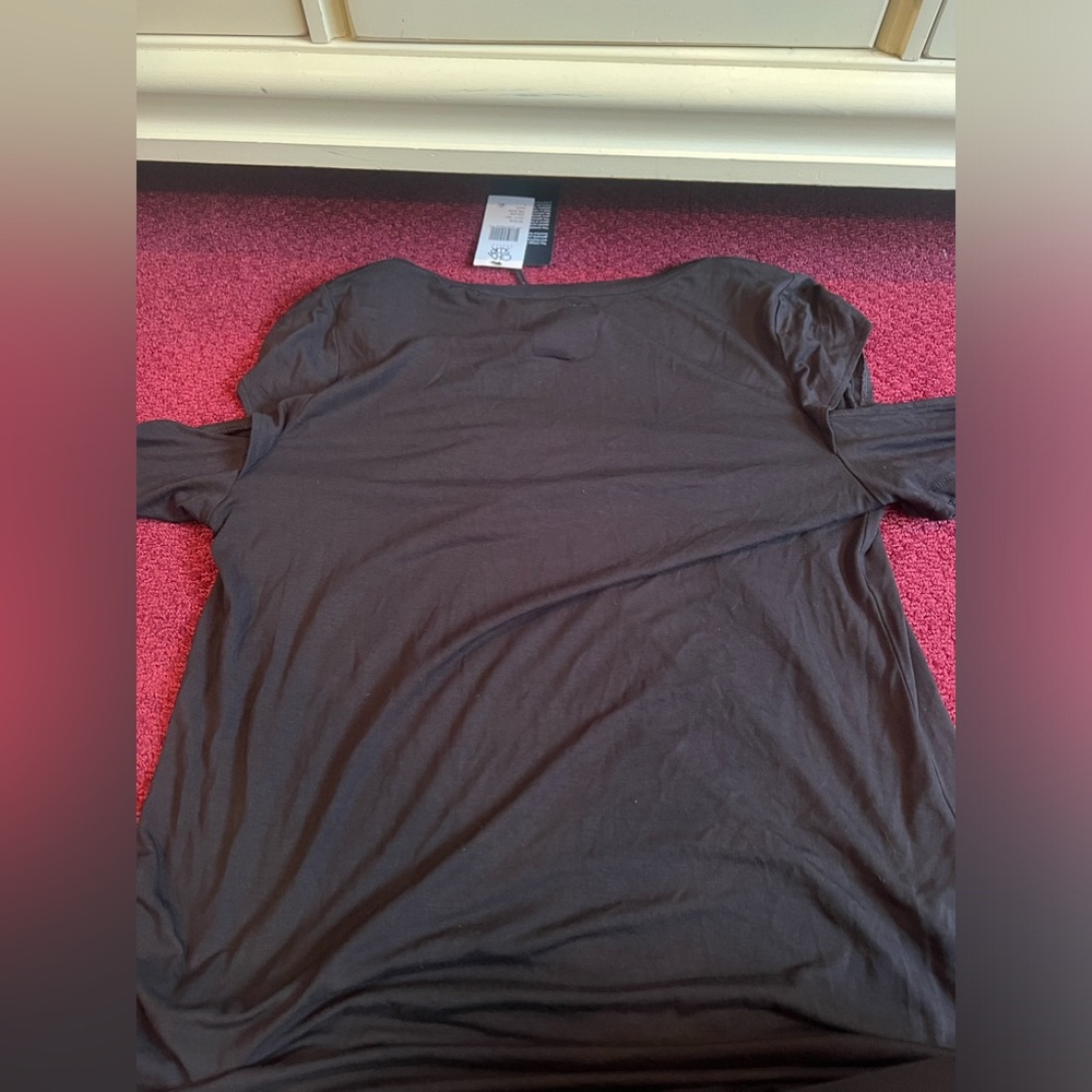 Chaser Top / tee L NWT black L with open shoulder host pick - Picture 8 of 13